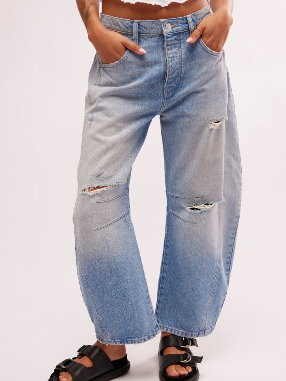 🆕 FREE PEOPLE We The Free Good Luck Mid-Rise Barrel Jeans / Barnyard Blue